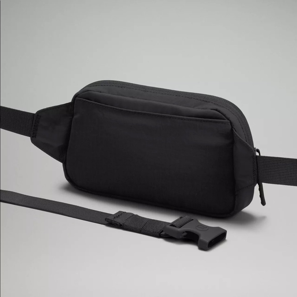Lululemon Mini Belt Bag - Picture 5 of 7